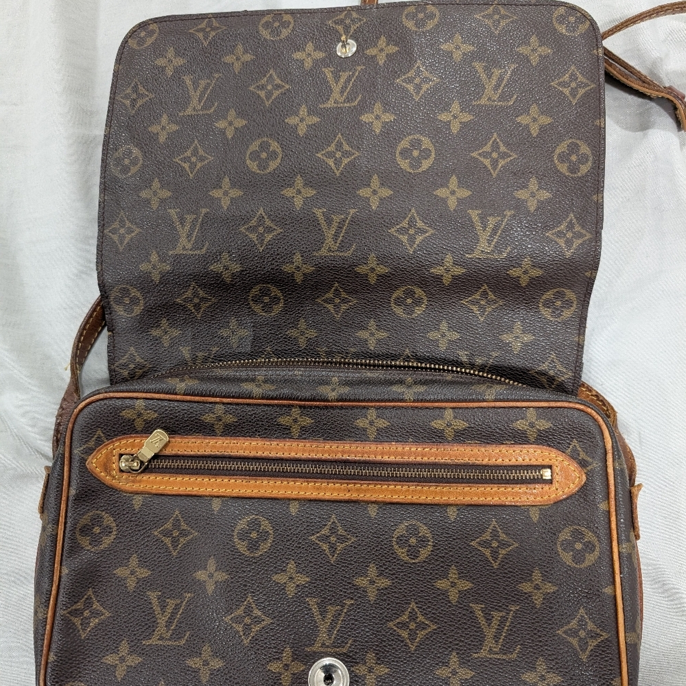 LOUIS VUITTON Monogram Saint Germain Shoulder Bag - Picture 4 of 16